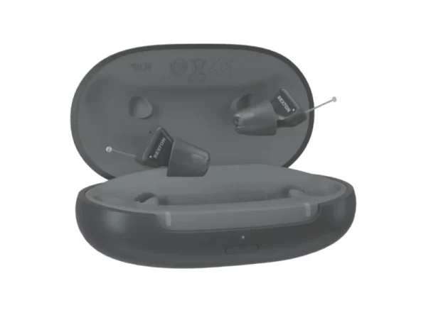 Aparelho auditivo invisível e moderno