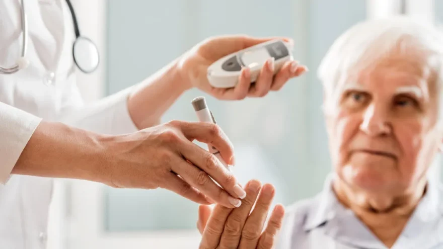 Diabetes pode causar perda auditiva? veja efeitos na audição Diabetes pode causar perda auditiva? veja efeitos na audição