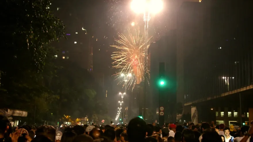 Os riscos dos fogos de artifício para a audição Os riscos dos fogos de artifício para a audição