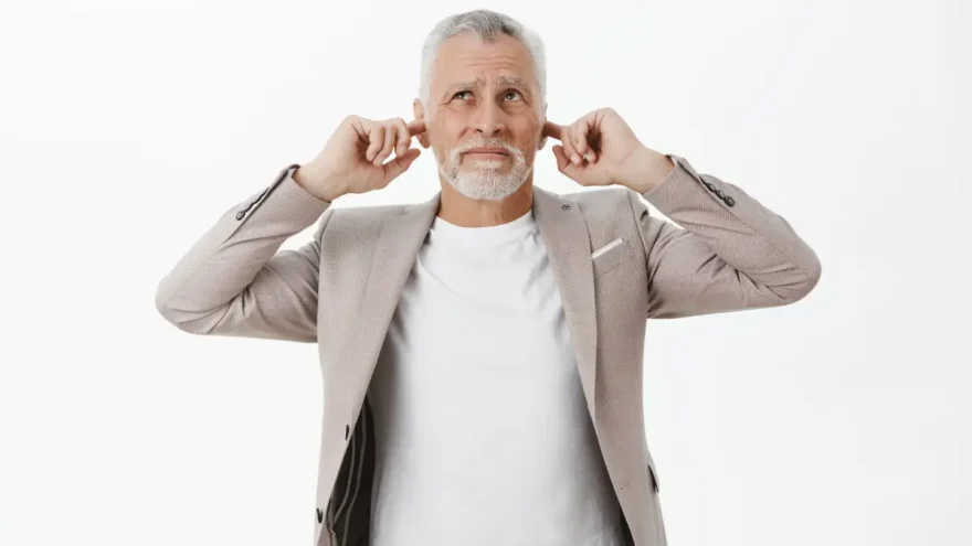 Perda auditiva tem cura? Veja as causas, tipos e se tem reversão Perda auditiva tem cura? Veja as causas, tipos e se tem reversão