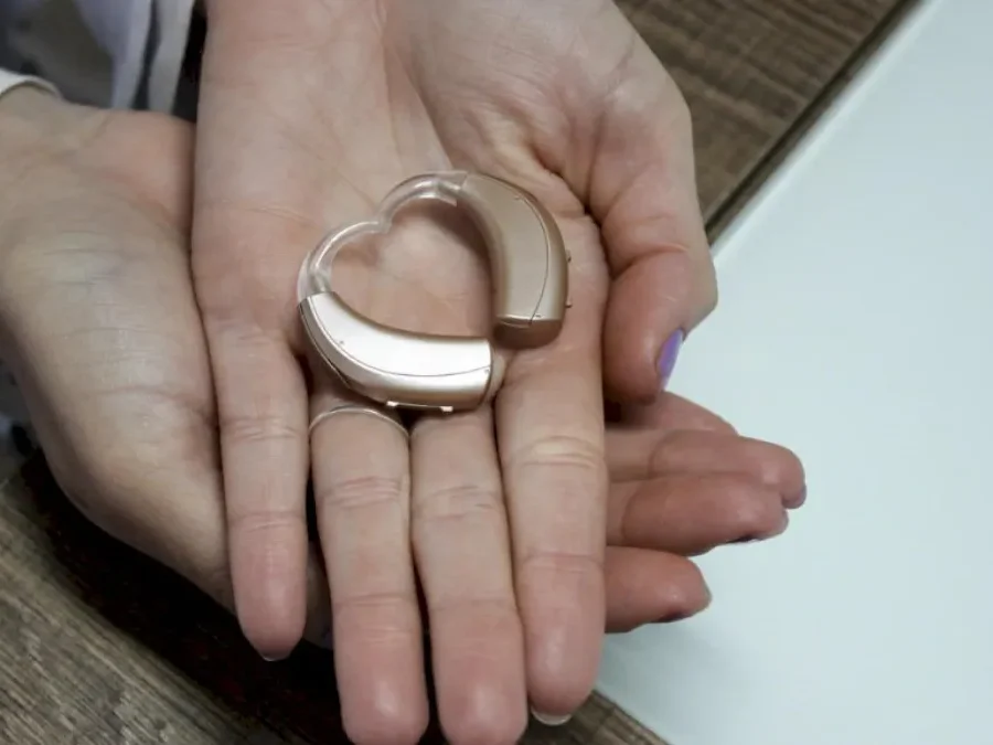 Microfonia no aparelho auditivo: por que acontece e como evitar